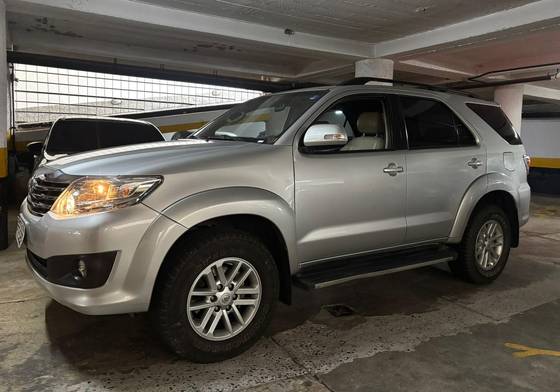 TOYOTA HILUX SW4 2.7 SR 4X2 16V FLEX 4P AUTOMÁTICO